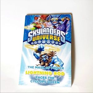Skylanders Universe | Paper Back Book